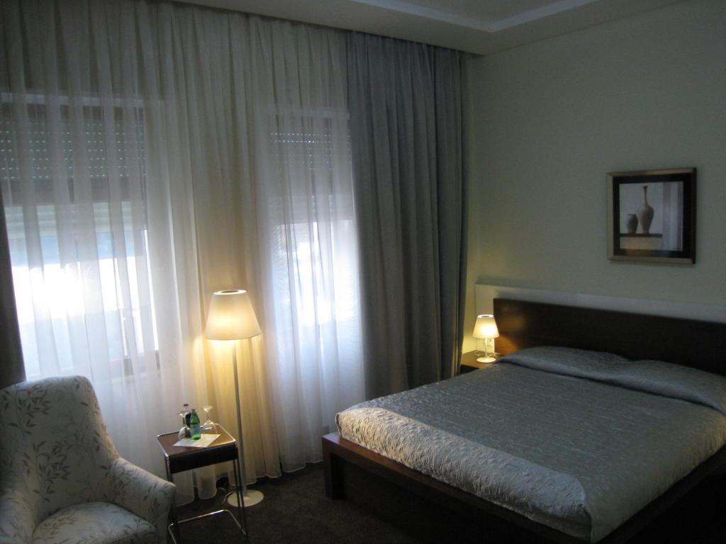 Boutique Hotel Kotoni Tiranë Rom bilde