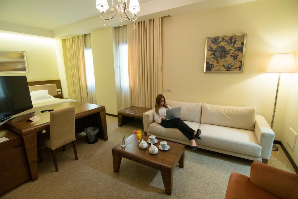 Boutique Hotel Kotoni Tiranë Eksteriør bilde